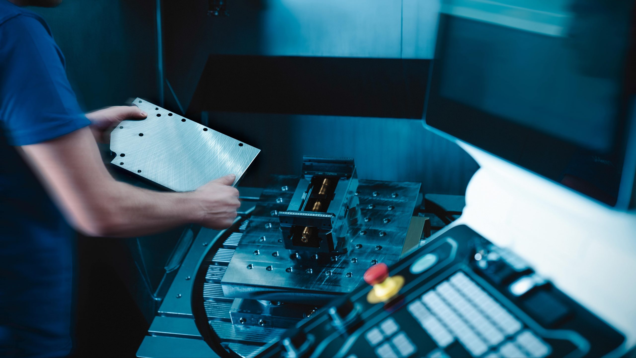 Karriere - Cards - Experienced CNC technician: milling Nassereith (m/f/d)