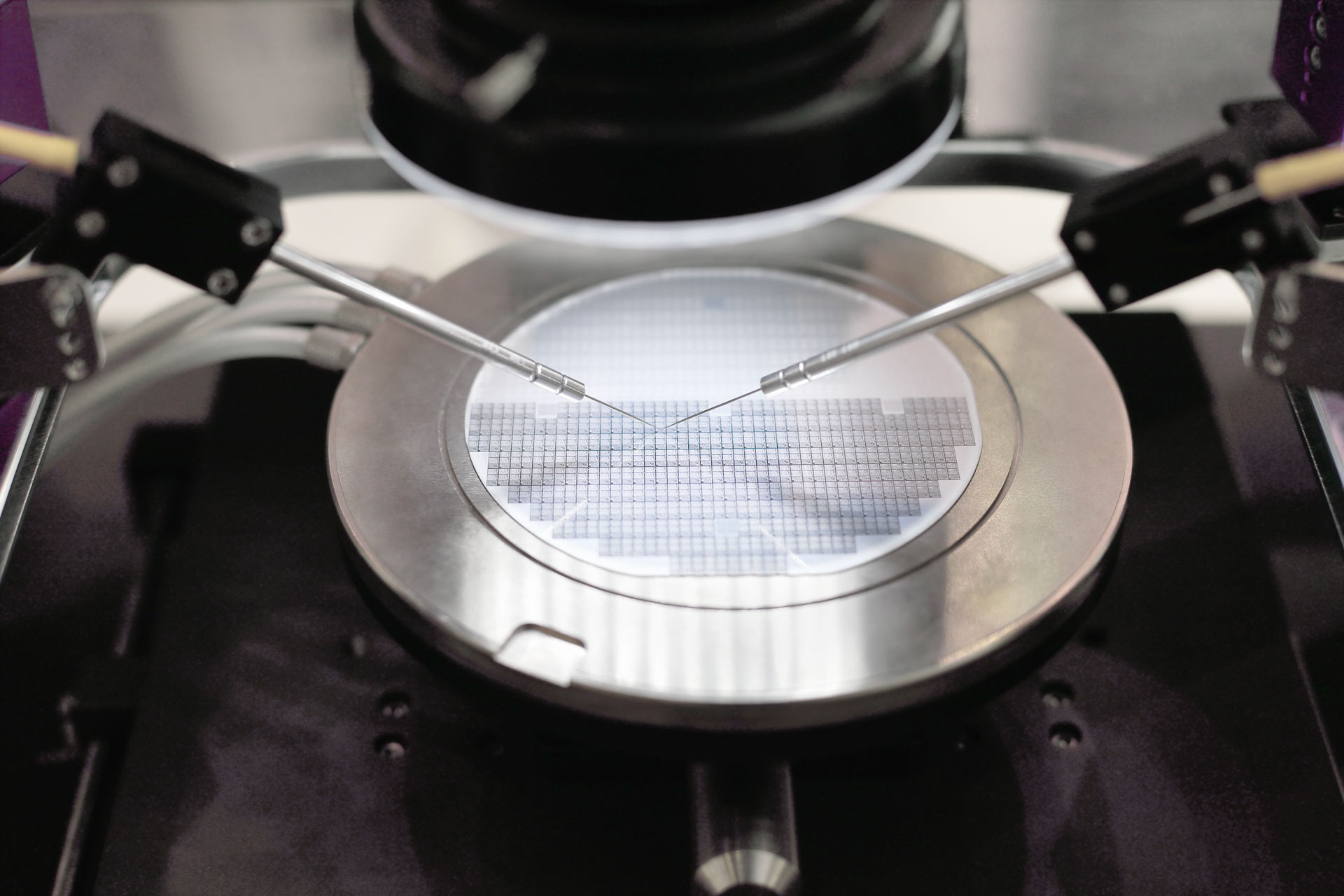 Medizintechnik - thin, thinner, silicon wafer