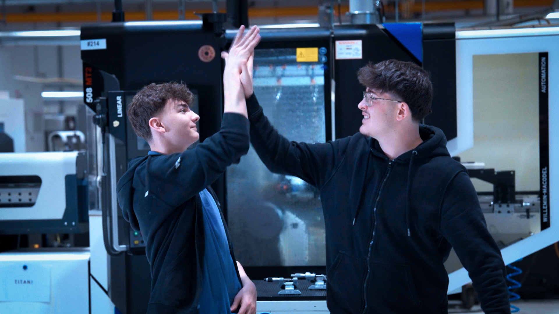 Karriere - Cards - Lehrlinge in der Betriebsstätte Hall (m/w/d)